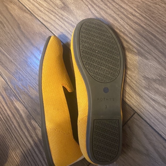 Rothy’s Kids size 3 Lemon Drop Loafer 🍋 - Picture 6 of 8
